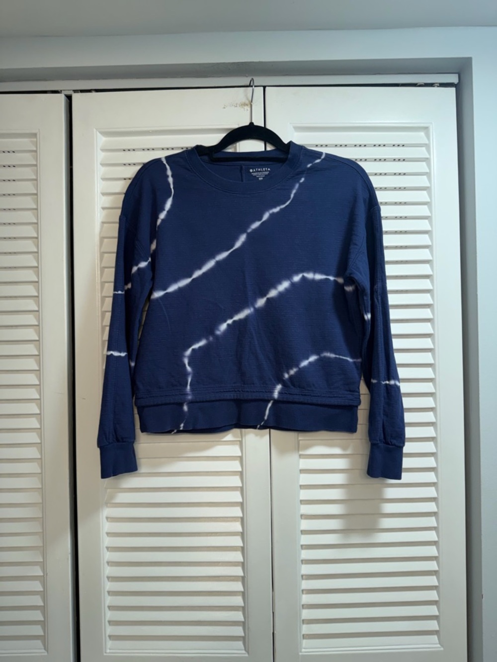 Athleta Navy Blue Tie-Dye Crewneck Sweatshirt